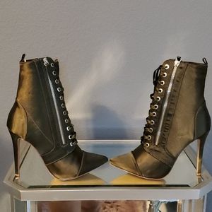 NWOT Boots